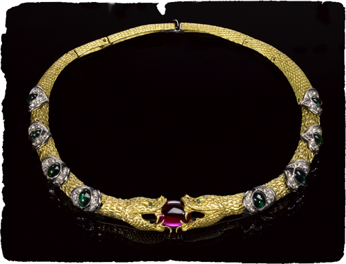 Jewelry featured in Mannequin Two
